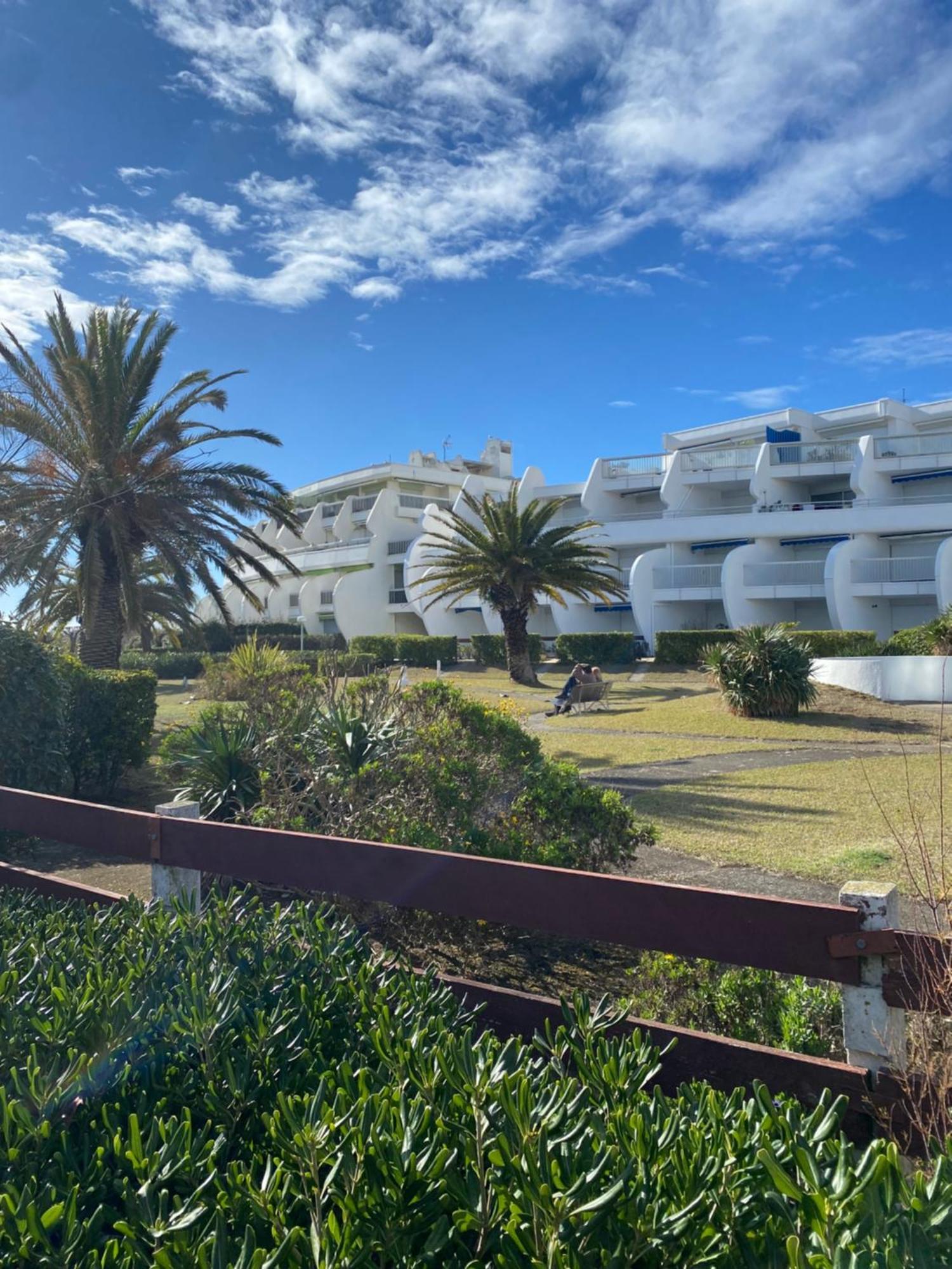 Premiere Ligne Parking Apartment *